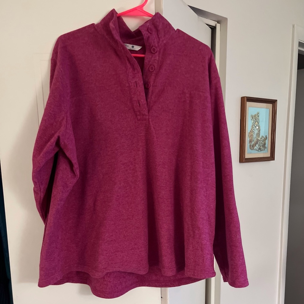 Women’s 2x Fleece top. Button neck